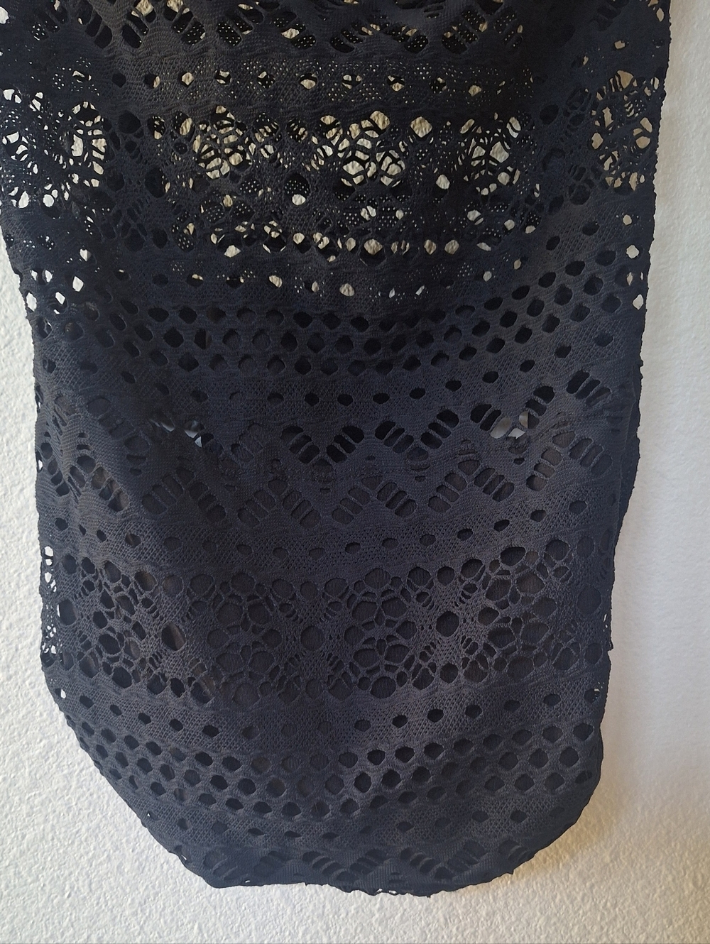 Robin Piccone Penelope Crochet Overlay Swimsuit Size 6 Black One Piece Swimwear - Picture 7 of 7